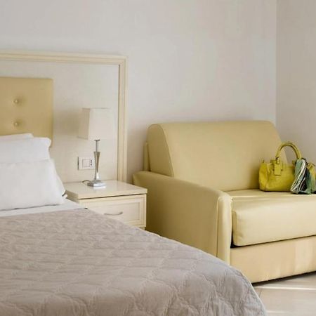 Residence Suite Smeraldo Річчоне Екстер'єр фото