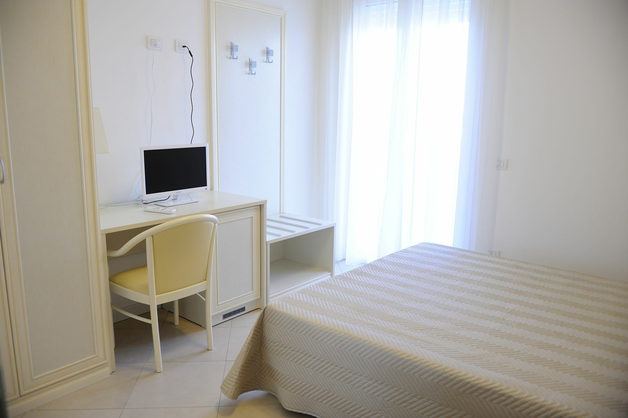 Residence Suite Smeraldo Річчоне Екстер'єр фото